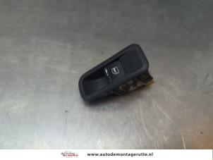 O188414 Gebruikte schakelaar elektrisch raam Skoda Fabia
