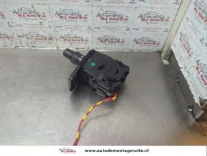 O188420 Gebruikte schakelaar richtingaanwijzer Renault Clio