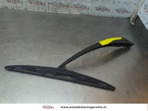 O188431 Gebruikte ruitenwisserarm achter Citroen C1
