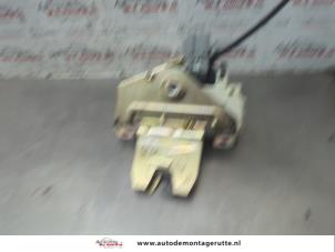 O188439 Gebruikte slotmechaniek achterklep Volvo S60