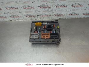 O188495 Gebruikte zekeringkast Peugeot 207