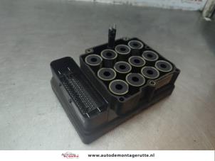 O188547 Gebruikte abs pomp Volvo S80