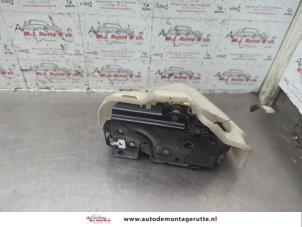 O188550 Gebruikte portierslot mechaniek 4deurs links-achter Volkswagen Golf