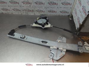 O188577 Gebruikte ruitmechaniek 4deurs links-achter Kia Rio