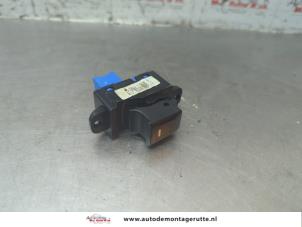 O188588 Gebruikte schakelaar elektrisch raam Kia Rio