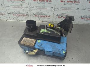 O188603 Gebruikte deurslot mechaniek 4deurs rechts-voor Volvo V70