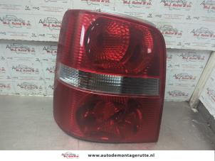 O188613 Gebruikte achterlicht links Volkswagen Touran
