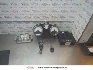 O188635 Gebruikte kontaktslot + computer Peugeot 207