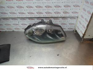 O188668 Gebruikte rechter koplamp Seat Ibiza
