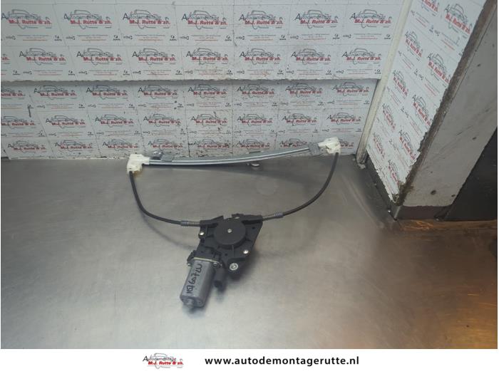 Gebruikte Ruitmechaniek 2Deurs links-voor Alfa Romeo 147 O188682