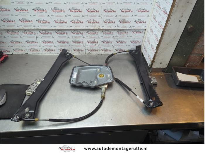 Gebruikte Ruitmechaniek 2Deurs rechts-voor Volkswagen Eos O188767