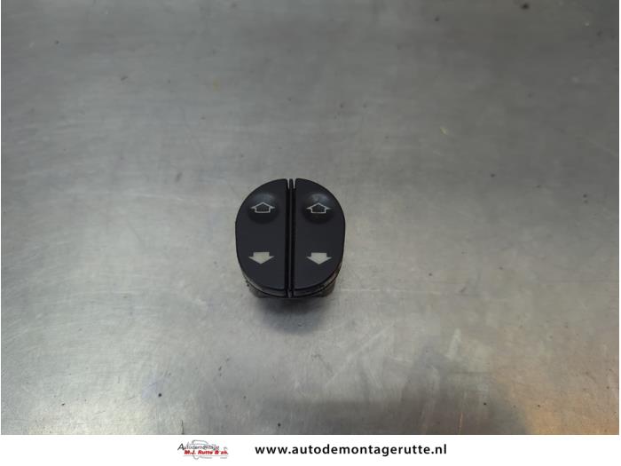 Gebruikte Schakelaar Elektrisch Raam Ford Fiesta O188785