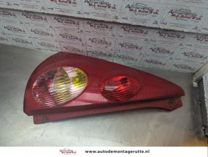 O188811 Gebruikte achterlicht links Peugeot 107