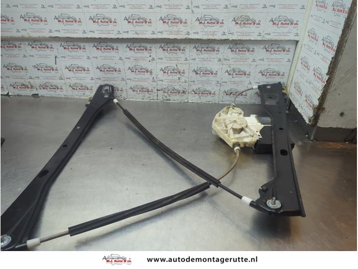 Gebruikte Ruitmechaniek 4Deurs rechts-voor Volkswagen Golf Plus O188847