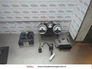 O188868 Gebruikte kontaktslot + computer Peugeot 207