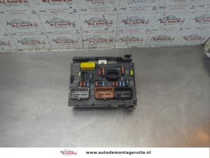 O188869 Gebruikte zekeringkast Peugeot 207
