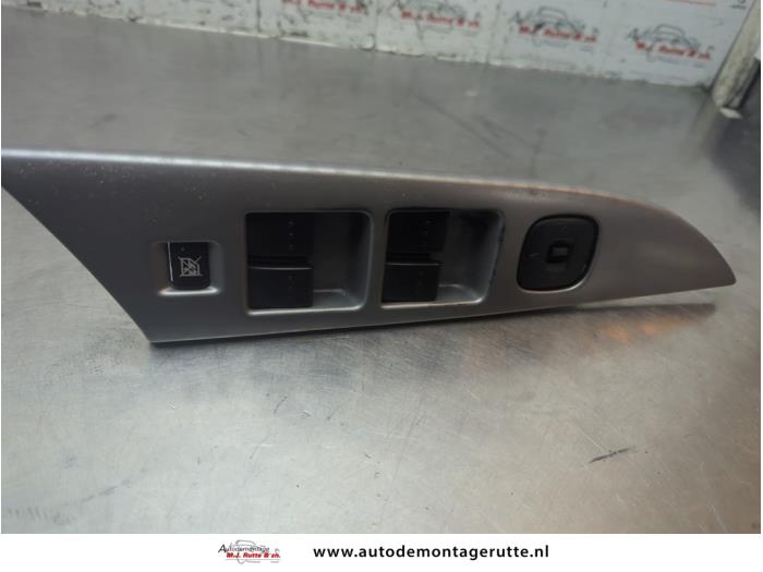 Gebruikte Schakelblok ruiten Mazda 3. O188896