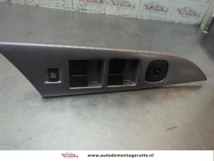 O188896 Gebruikte combischakelaar ramen Mazda 3.