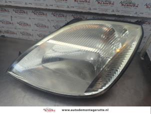 O188906 Gebruikte linker koplamp Ford Fiesta