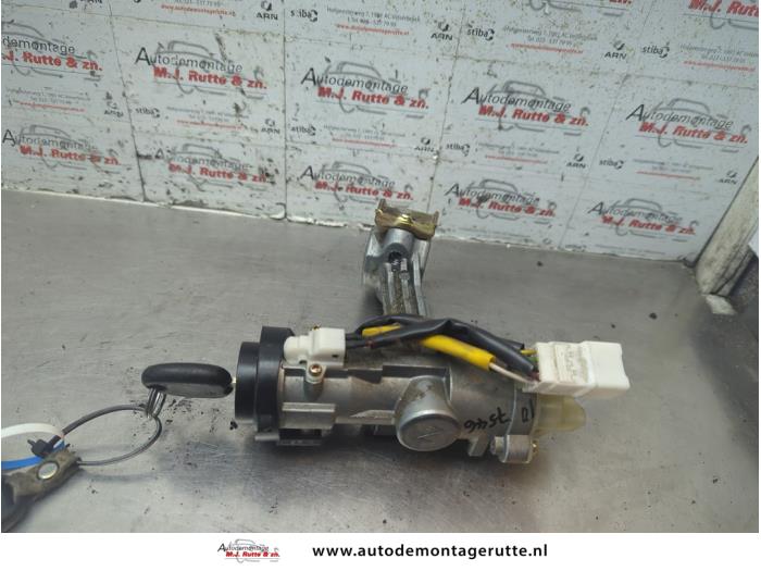 Gebruikte Sleutel+Contactslot Hyundai Matrix O188920