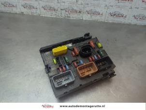 O188927 Gebruikte zekeringkast Peugeot 307