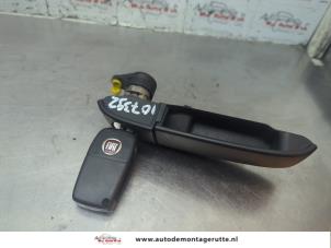 O188929 Gebruikte deurgreep 4deurs links-voor Fiat Panda