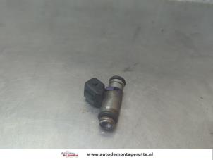 O188949 Gebruikte injector (benzine injectie) Fiat Punto