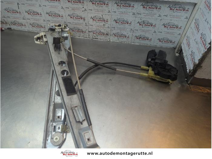 Gebruikte Ruitmechaniek 4Deurs links-voor Renault Megane O188968