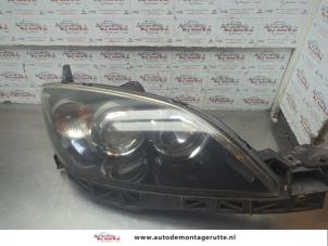 O188971 Gebruikte rechter koplamp Mazda 3.