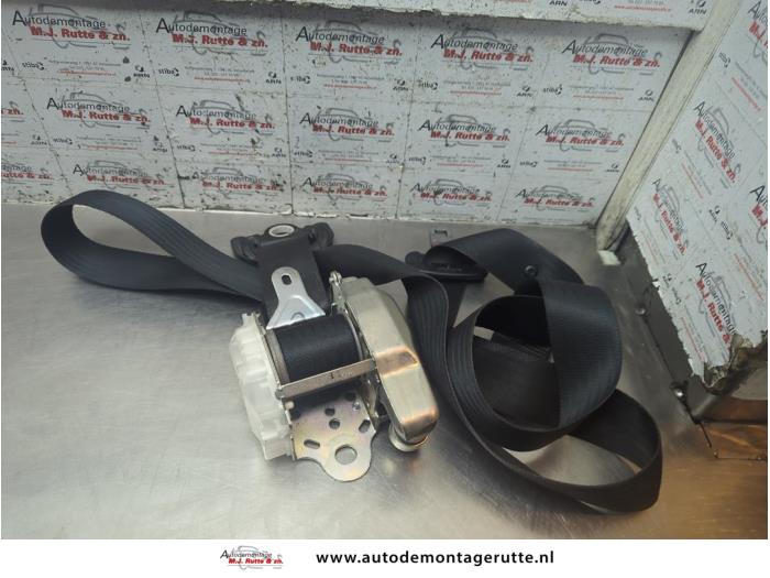 Gebruikte Veiligheidsgordel links-voor Toyota Aygo O188978