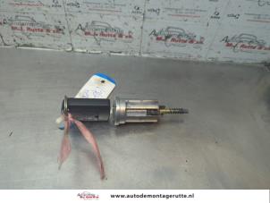 O188998 Gebruikte sleutel+contactslot Opel Meriva