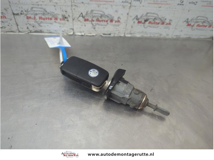 Gebruikte Cilinderslot Portier links Volkswagen Polo O189028