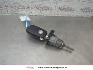 O189028 Gebruikte deurslot cilinder links Volkswagen Polo