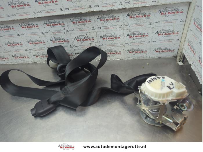 Gebruikte Veiligheidsgordel rechts-voor Ford KA O189053