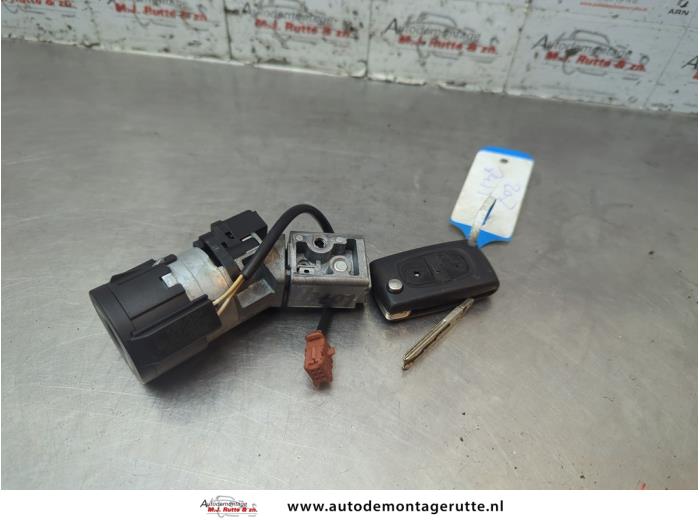 Gebruikte Sleutel+Contactslot Peugeot 207 O189086