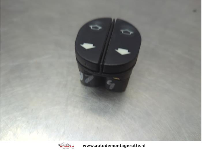 Gebruikte Combischakelaar ramen Ford Fiesta O189111