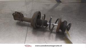 O189172 Gebruikte veerpoot links-voor Renault Twingo