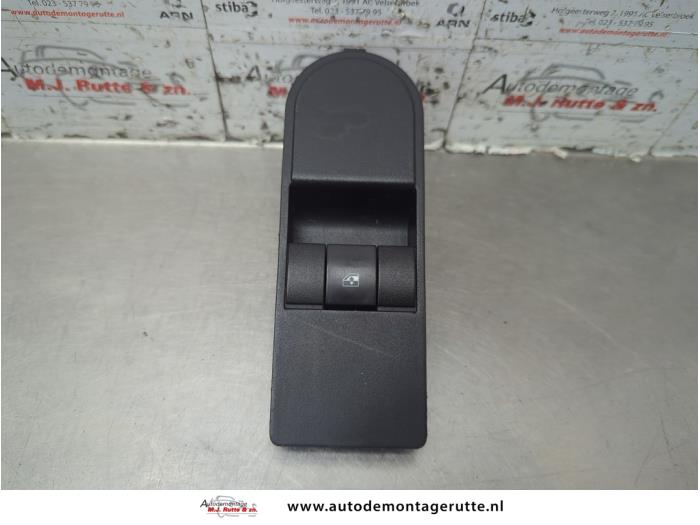 Gebruikte Schakelaar Elektrisch Raam Opel Astra O189196
