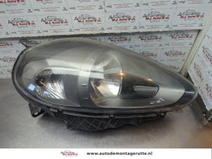 O189217 Gebruikte rechter koplamp Fiat Punto