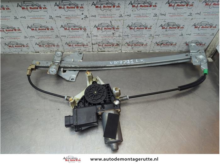 Gebruikte Raammechaniek 4Deurs links-voor Mitsubishi Space Star O189222