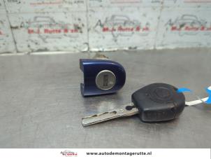 O189228 Gebruikte portierslot cilinder links Seat Toledo