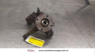 O189242 Gebruikte asschenkel rechts-voor Peugeot 107