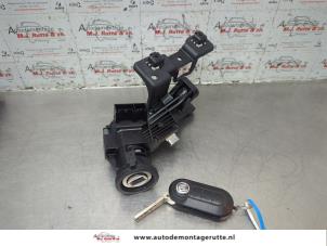 O189243 Gebruikte sleutel+contactslot Fiat Punto