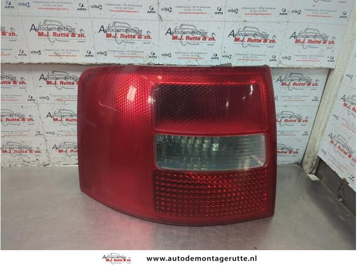 Gebruikte Achterlicht links Audi A6 O189342