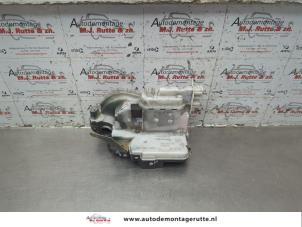 O189468 Gebruikte slotmechaniek portier 4deurs rechts-voor Volkswagen Golf