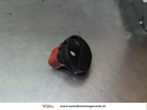 O189491 Gebruikte schakelaar elektrisch raam Ford Fiesta