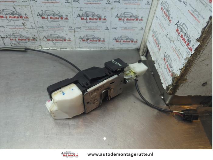 Gebruikte Slotmechaniek Portier 2Deurs links Volkswagen Fox O189550