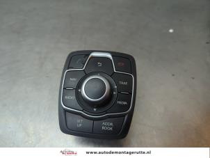 O189558 Gebruikte navigatie bedienings paneel Peugeot 508