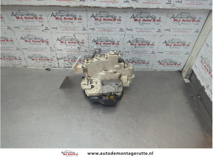 Gebruikte Slotmechaniek Portier 4Deurs links-achter Seat Exeo O189580