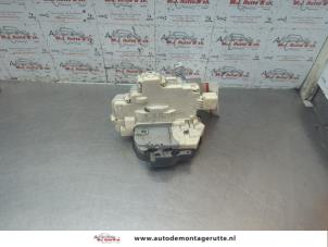 O189582 Gebruikte portierslot mechaniek 4deurs rechts-voor Seat Exeo